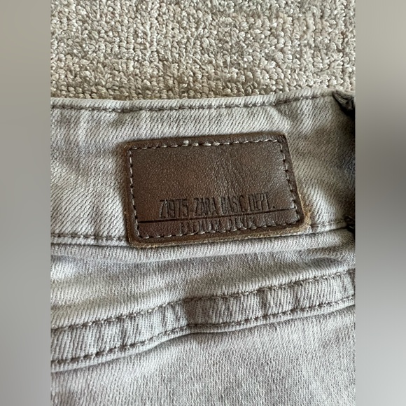 Zara Distressed Jeans - Picture 8 of 8